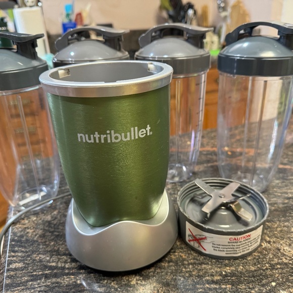 NutriBullet Pro 900 Series Blender - Picture 1 of 3